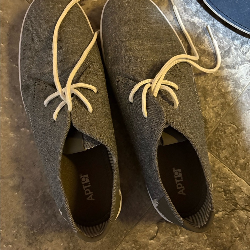 Apt. 9 Men's Charcoal Oxfords with Cream Laces